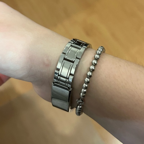 Ladies TFX watch by Bulova, stainless steel. - Picture 4 of 6